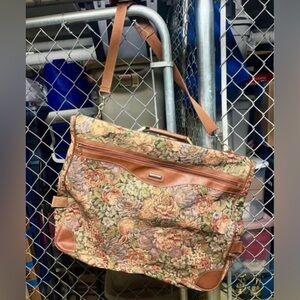 Vintage floral tapestry garment luggage💐